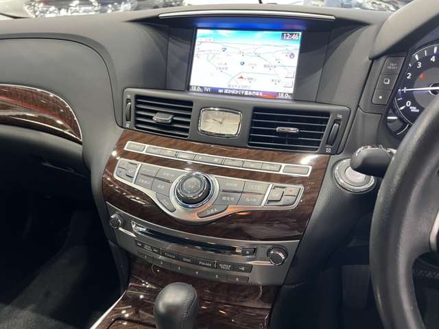 日産 フーガ　ハイブリッド ３．５ H27年 (関東) 99