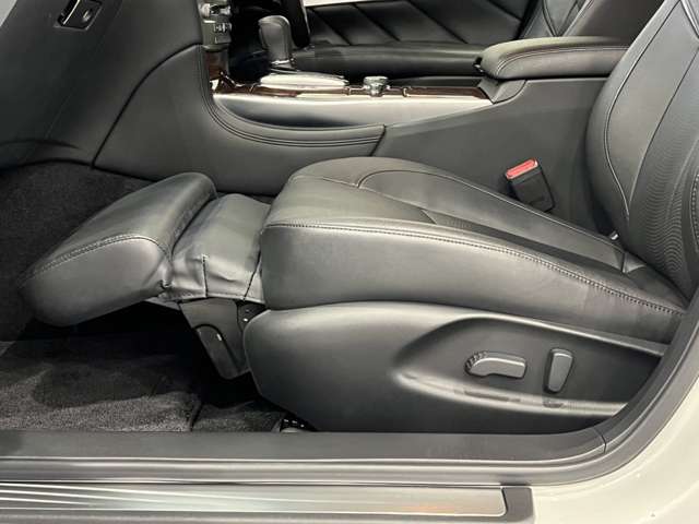 日産 フーガ　ハイブリッド ３．５ H27年 (関東) 99