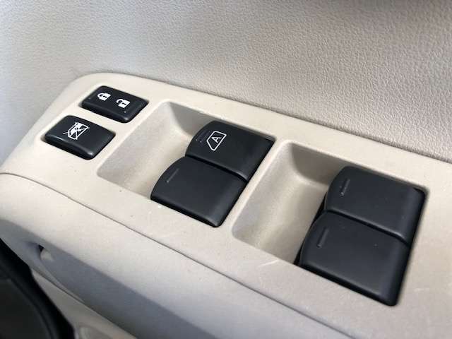 日産 キューブ １．５ １５Ｘ ＦＯＵＲ ４ＷＤ H22年 (北海道) 99