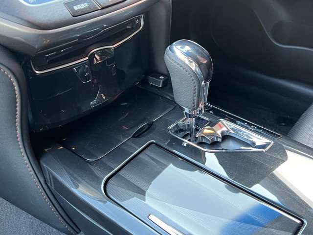 トヨタ クラウン　ハイブリッド ハイブリッド ２．５ Ｇ H25年 (関東) 99