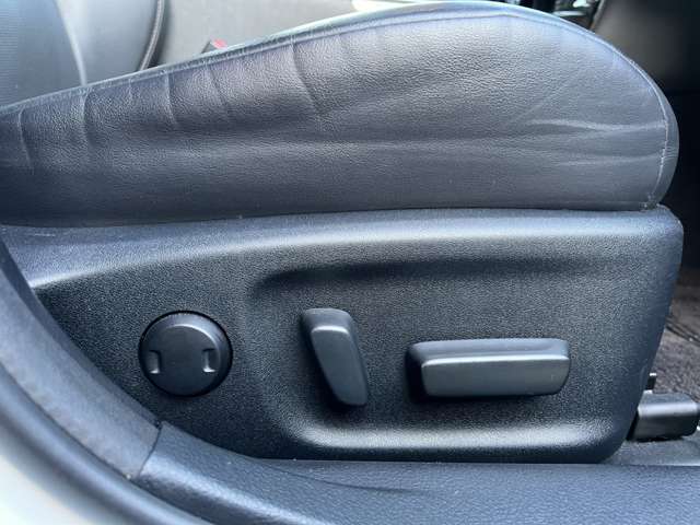 トヨタ クラウン　ハイブリッド ハイブリッド ２．５ Ｇ H25年 (関東) 99