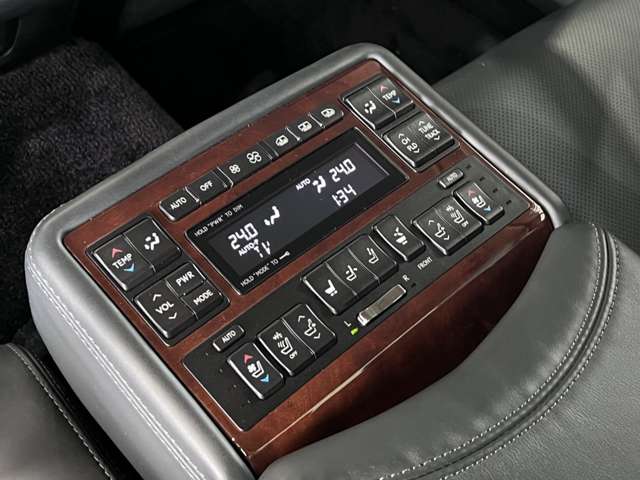 レクサス ＬＳハイブリッド ６００Ｈ バージョンＬ ４ＷＤ H29年 (関東) 99