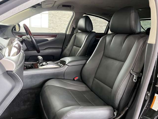 レクサス ＬＳハイブリッド ６００Ｈ バージョンＬ ４ＷＤ H29年 (関東) 99