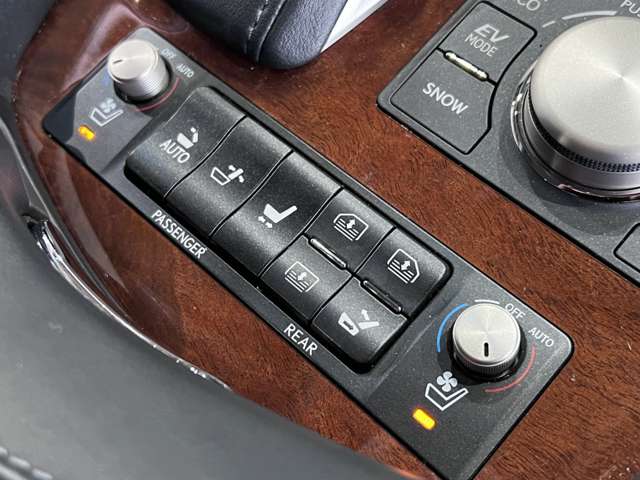 レクサス ＬＳハイブリッド ６００Ｈ バージョンＬ ４ＷＤ H29年 (関東) 99