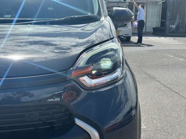 トヨタ シエンタ　ハイブリッド ハイブリッド １．５ Ｚ R4年 (中国) 99