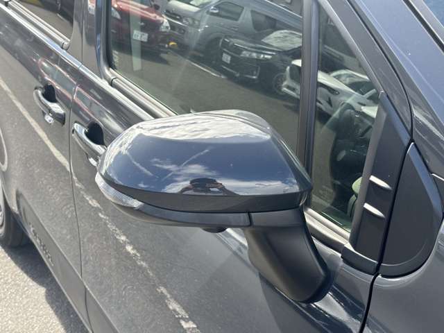 トヨタ シエンタ　ハイブリッド ハイブリッド １．５ Ｚ R4年 (中国) 99