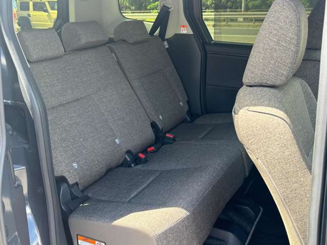 トヨタ シエンタ　ハイブリッド ハイブリッド １．５ Ｚ R4年 (中国) 99