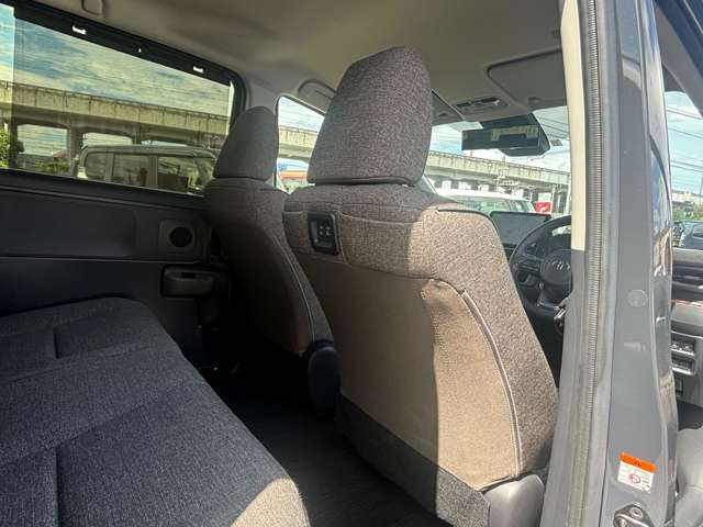 トヨタ シエンタ　ハイブリッド ハイブリッド １．５ Ｚ R4年 (中国) 99