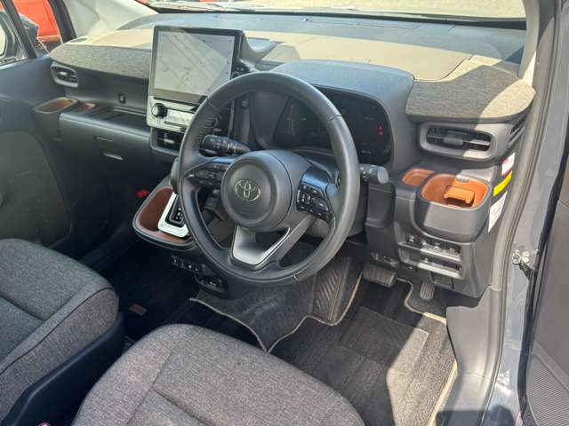 トヨタ シエンタ　ハイブリッド ハイブリッド １．５ Ｚ R4年 (中国) 99