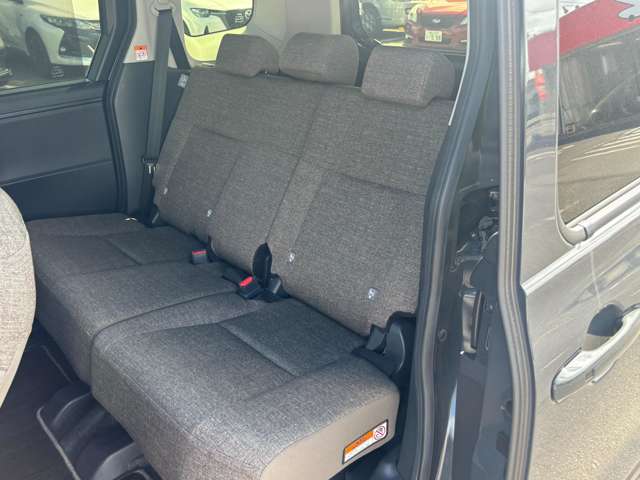 トヨタ シエンタ　ハイブリッド ハイブリッド １．５ Ｚ R4年 (中国) 99