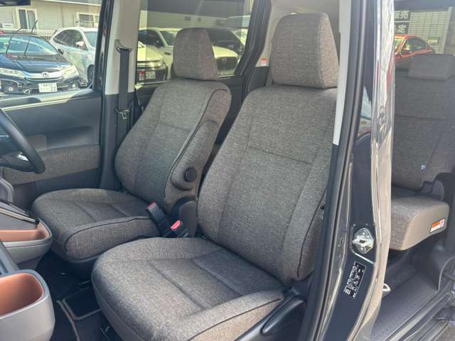 トヨタ シエンタ　ハイブリッド ハイブリッド １．５ Ｚ R4年 (中国) 99