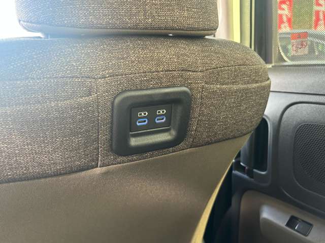 トヨタ シエンタ　ハイブリッド ハイブリッド １．５ Ｚ R4年 (中国) 99