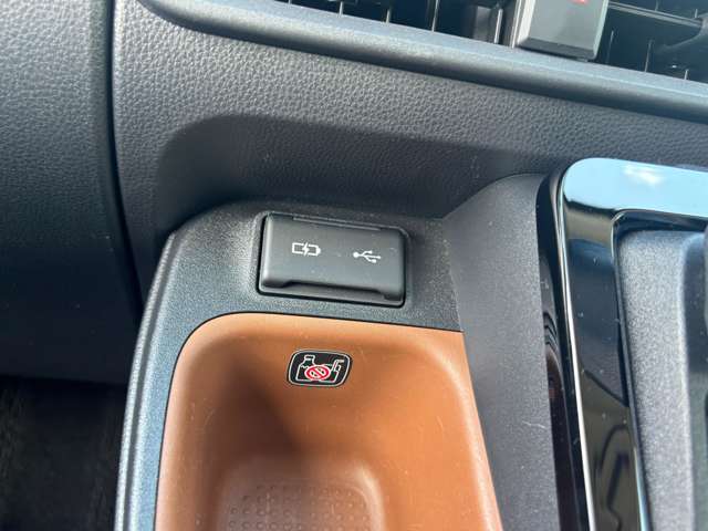 トヨタ シエンタ　ハイブリッド ハイブリッド １．５ Ｚ R4年 (中国) 99