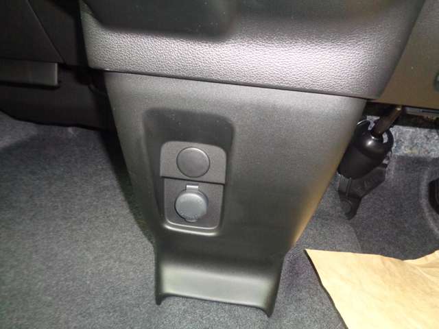 スズキ スペーシア　カスタム ６６０ カスタム ハイブリッド ＸＳターボ R6年 (中国) 99