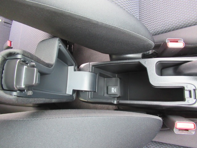 ホンダ フィット １．３ １３Ｇ Ｆ コンフォートエディション R1年 (関東) 99