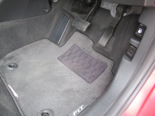 ホンダ フィット １．３ １３Ｇ Ｆ コンフォートエディション R1年 (関東) 99