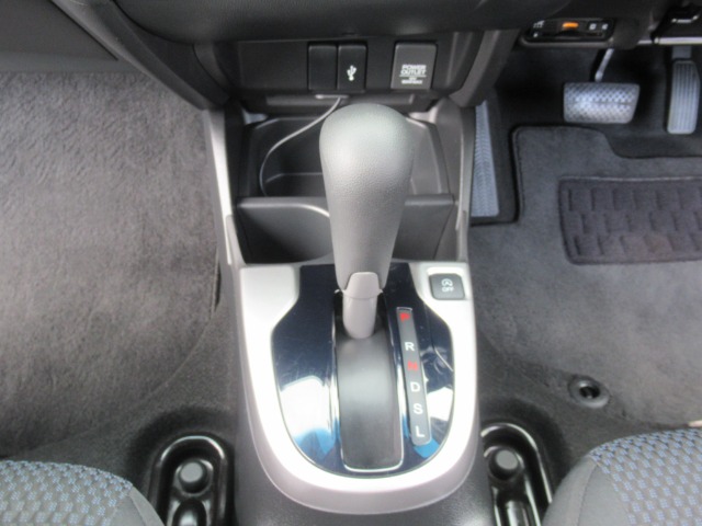 ホンダ フィット １．３ １３Ｇ Ｆ コンフォートエディション R1年 (関東) 99