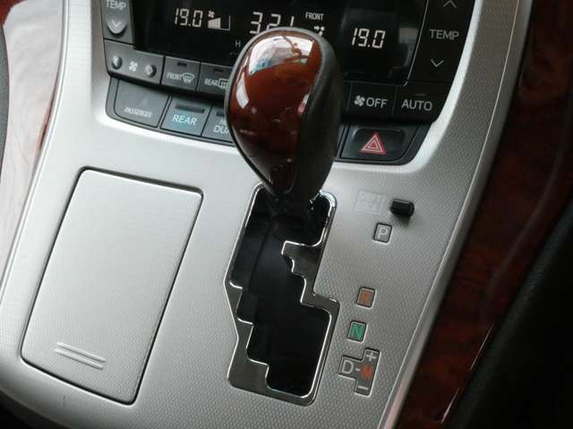 トヨタ アルファード ２．４ ２４０Ｓ プライムセレクションＩＩ ４ＷＤ H22年 (関東) 99