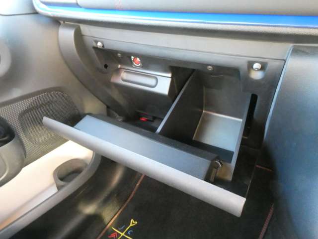 シトロエン Ｃ３ ＪＣＣ＋ R1年 (関東) 99