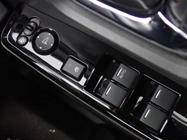 ホンダ Ｎ−ＯＮＥ ６６０ プレミアム R4年 (関東) 99