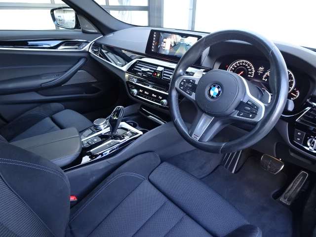 ＢＭＷ ５シリーズ ５２３ｉ　Ｍスポーツ R1年 (近畿) 99