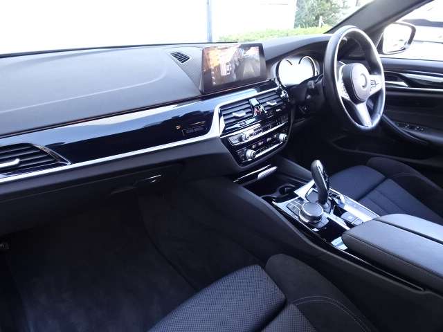 ＢＭＷ ５シリーズ ５２３ｉ　Ｍスポーツ R1年 (近畿) 99