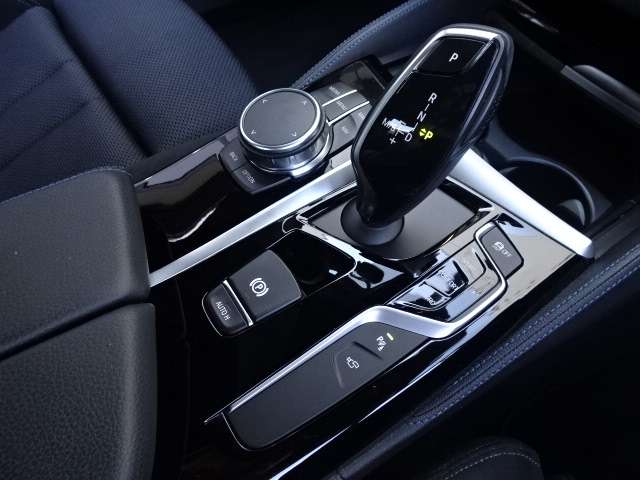 ＢＭＷ ５シリーズ ５２３ｉ　Ｍスポーツ R1年 (近畿) 99