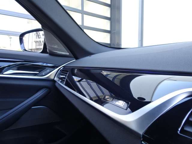 ＢＭＷ ５シリーズ ５２３ｉ　Ｍスポーツ R1年 (近畿) 99