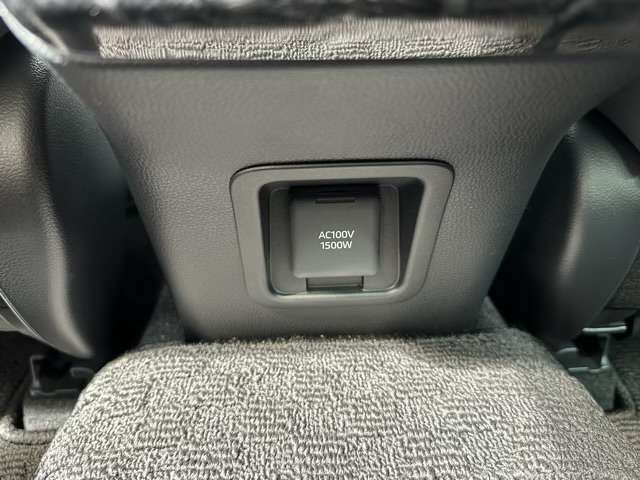 トヨタ クラウン　クロスオーバー　ハイブリッド ２．５ Ｇ Ｅ－ＦＯＵＲ ４ＷＤ R5年 (東海) 99