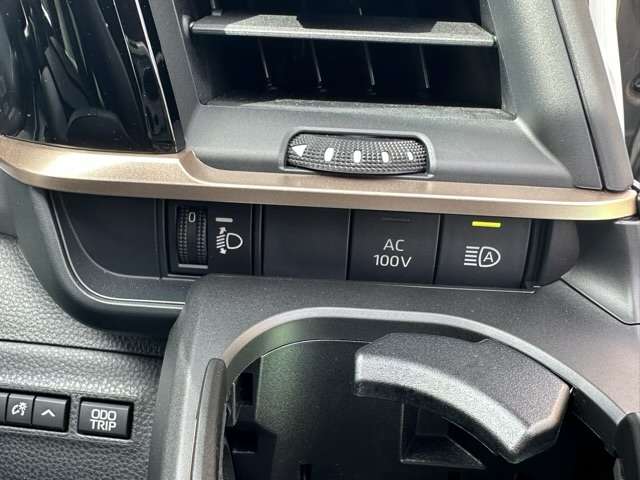 トヨタ クラウン　クロスオーバー　ハイブリッド ２．５ Ｇ Ｅ－ＦＯＵＲ ４ＷＤ R5年 (東海) 99