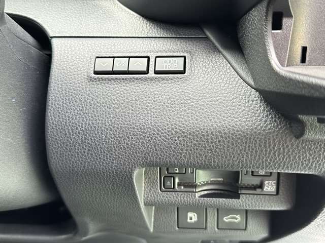 トヨタ クラウン　クロスオーバー　ハイブリッド ２．５ Ｇ Ｅ－ＦＯＵＲ ４ＷＤ R5年 (東海) 99