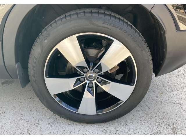 ボルボ ＸＣ４０ Ｔ４ ＡＷＤ モメンタム ４ＷＤ R2年 (関東) 99