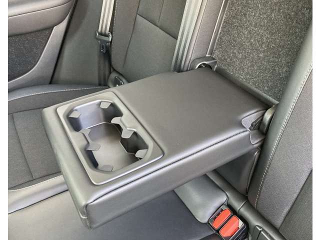 ボルボ ＸＣ４０ Ｔ４ ＡＷＤ モメンタム ４ＷＤ R2年 (関東) 99