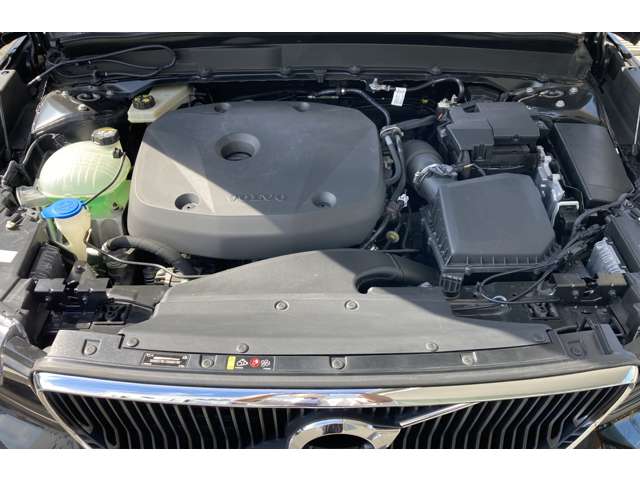 ボルボ ＸＣ４０ Ｔ４ ＡＷＤ モメンタム ４ＷＤ R2年 (関東) 99