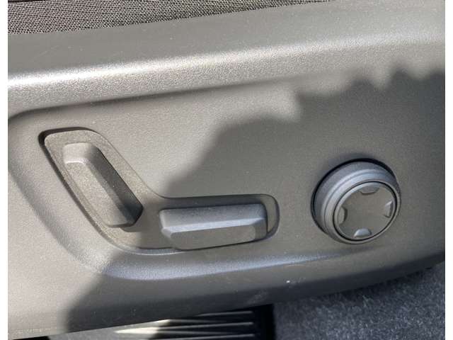 ボルボ ＸＣ４０ Ｔ４ ＡＷＤ モメンタム ４ＷＤ R2年 (関東) 99