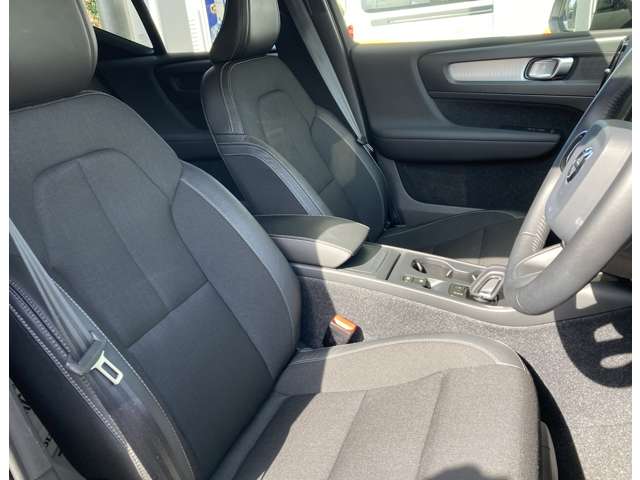 ボルボ ＸＣ４０ Ｔ４ ＡＷＤ モメンタム ４ＷＤ R2年 (関東) 99