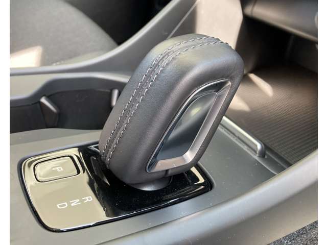 ボルボ ＸＣ４０ Ｔ４ ＡＷＤ モメンタム ４ＷＤ R2年 (関東) 99