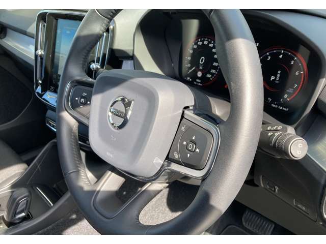 ボルボ ＸＣ４０ Ｔ４ ＡＷＤ モメンタム ４ＷＤ R2年 (関東) 99