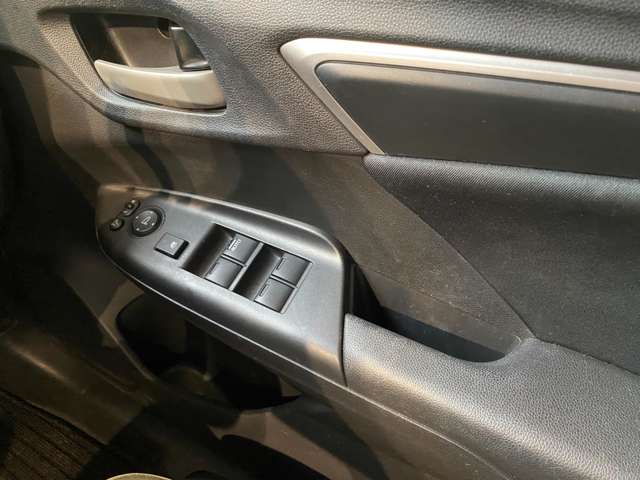 ホンダ フィット １．３ １３Ｇ Ｆ H29年 (九州・沖縄) 99