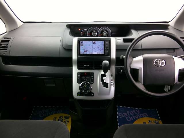 トヨタ ヴォクシー ２．０ トランスＸ H23年 (関東) 99