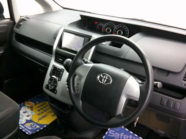 トヨタ ヴォクシー ２．０ トランスＸ H23年 (関東) 99