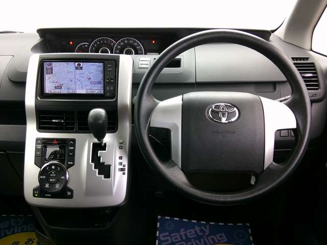 トヨタ ヴォクシー ２．０ トランスＸ H23年 (関東) 99