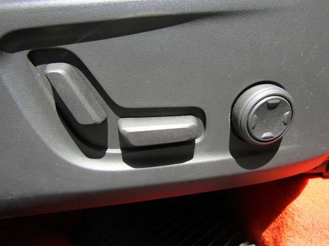 ボルボ ＸＣ４０ Ｔ４ ＡＷＤ Ｒデザイン ４ＷＤ R2年 (関東) 99