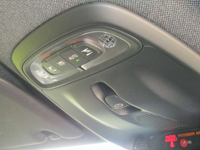 ボルボ ＸＣ４０ Ｔ４ ＡＷＤ Ｒデザイン ４ＷＤ R2年 (関東) 99