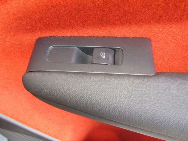 ボルボ ＸＣ４０ Ｔ４ ＡＷＤ Ｒデザイン ４ＷＤ R2年 (関東) 99