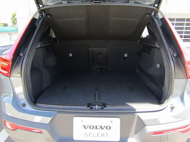 ボルボ ＸＣ４０ Ｔ４ ＡＷＤ Ｒデザイン ４ＷＤ R2年 (関東) 99