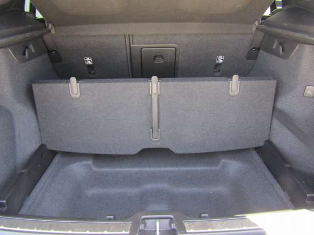 ボルボ ＸＣ４０ Ｔ４ ＡＷＤ Ｒデザイン ４ＷＤ R2年 (関東) 99