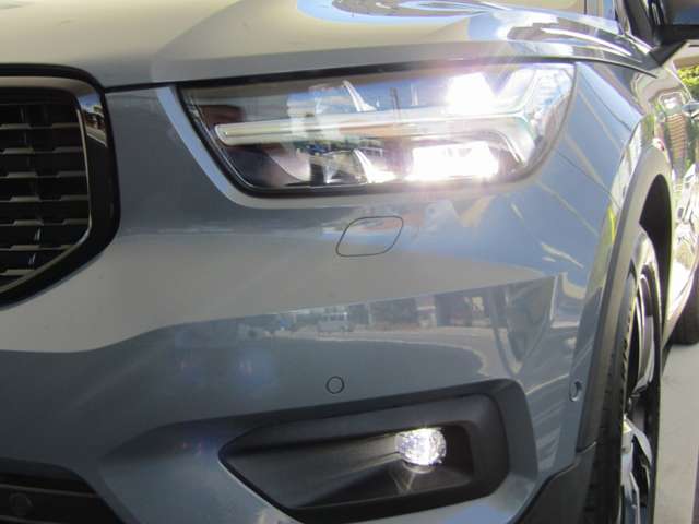 ボルボ ＸＣ４０ Ｔ４ ＡＷＤ Ｒデザイン ４ＷＤ R2年 (関東) 99