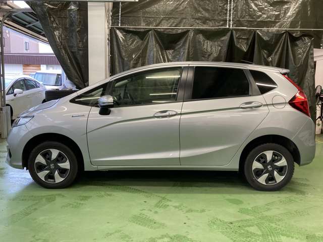 ホンダ フィット　ハイブリッド １．５ ハイブリッド Ｆ ４ＷＤ H30年 (北海道) 99