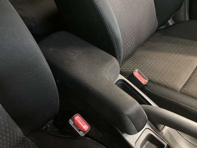 ホンダ フィット　ハイブリッド １．５ ハイブリッド Ｆ ４ＷＤ H30年 (北海道) 99